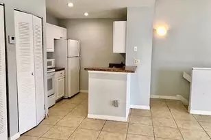 124 Santa Clara Dr, Naples, FL 34104 - Photo 2