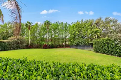 6081 Tamworth Ct, Naples, FL 34119 - Photo 44