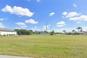 1709 NW 24th Pl, Cape Coral, FL 33993 - Photo 2