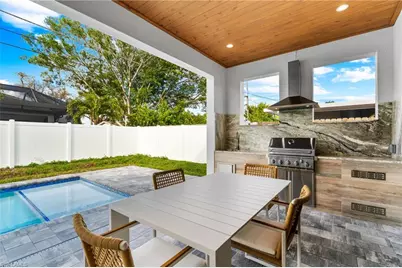 653 107th Ave N, Naples, FL 34108 - Photo 2