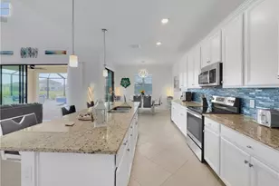 3319 Menores Wy, Fort Myers, FL 33905 - Photo 10