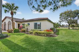 1041 Forest Lakes Dr, Naples, FL 34105 - Photo 2