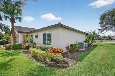 1041 Forest Lakes Dr #7D, Naples, FL 34105 - Photo 4