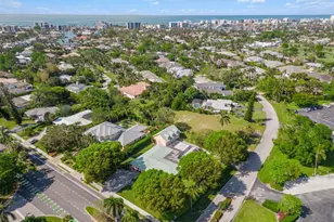 737 Mooring Line Dr, Naples, FL 34102 - Photo 20