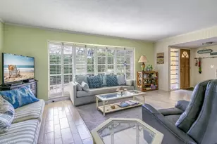 737 Mooring Line Dr, Naples, FL 34102 - Photo 4