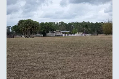 8201 Dosonte Ln, North Fort Myers, FL 33917 - Photo 12