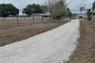 8201 Dosonte Ln, North Fort Myers, FL 33917 - Photo 16