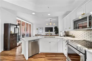 450 Bayfront Pl, Naples, FL 34102 - Photo 10