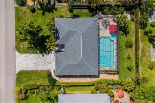 219 Cypress Way W, Naples, FL 34110 - Photo 2