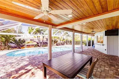 1590 Sandpiper St, Naples, FL 34102 - Photo 10