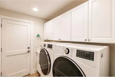 1590 Sandpiper St, Naples, FL 34102 - Photo 8