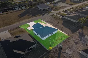 1323/1325 NE 8th Pl, Cape Coral, FL 33909 - Photo 8