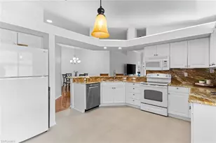 6808 Satinleaf Rd S, Naples, FL 34109 - Photo 6