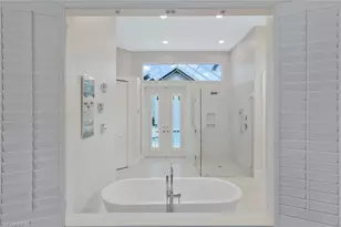 109 Greenfield Ct, Naples, FL 34110 - Photo 26