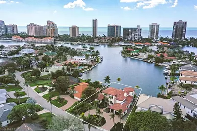 361 Pirates Bight, Naples, FL 34103 - Photo 2