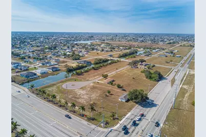 1518 Kismet Pkwy E, Cape Coral, FL 33909 - Photo 6