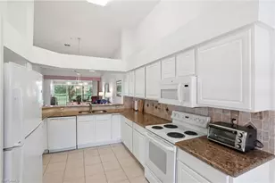 2385 Harmony Ln, Naples, FL 34109 - Photo 10