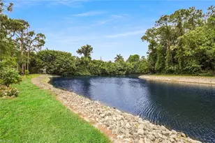 1001 Foxfire Ln, Naples, FL 34104 - Photo 10