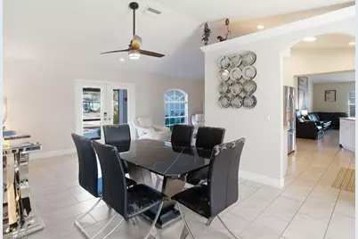 32 NE 9th Ave, Cape Coral, FL 33909 - Photo 10