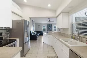 32 NE 9th Ave, Cape Coral, FL 33909 - Photo 14