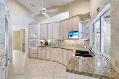 811 Pitch Apple Ln, Naples, FL 34108 - Photo 12