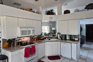 10520 Regent Cir, Naples, FL 34109 - Photo 8