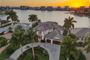 2805 Leeward Ln, Naples, FL 34103 - Photo 20