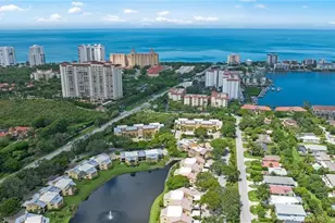 577 Beachwalk Cir, Naples, FL 34108 - Photo 44