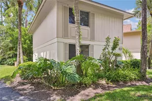 15 Bobolink Ct, Naples, FL 34105 - Photo 2