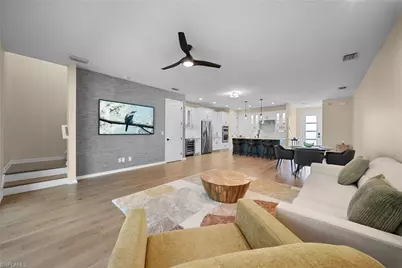 13005 Pembroke Dr, Naples, FL 34105 - Photo 12