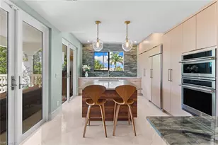 1005 4th St S, Naples, FL 34102 - Photo 4