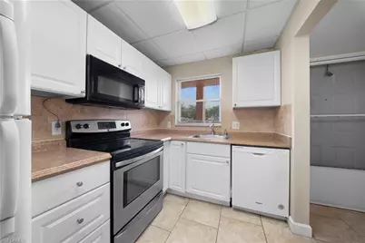 170 Turtle Lake Ct #109, Naples, FL 34105 - Photo 2