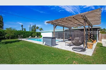 800 100th Ave N, Naples, FL 34108 - Photo 32