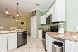 6215 Wilshire Pines Cir, Naples, FL 34109 - Photo 10