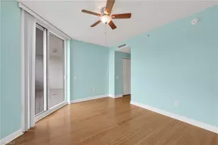 455 Cove Tower Dr, Naples, FL 34110 - Photo 20