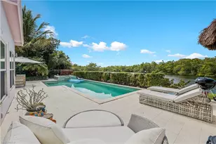 1712 Harbor Ln, Naples, FL 34104 - Photo 16