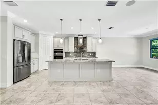 1621 Songbird Ct, Naples, FL 34120 - Photo 8