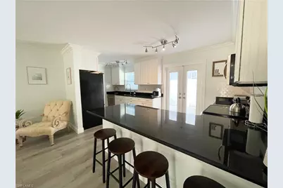 905 13th St N, Naples, FL 34102 - Photo 6