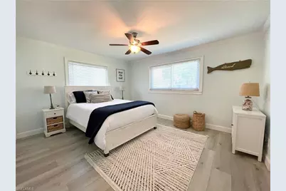 905 13th St N, Naples, FL 34102 - Photo 16