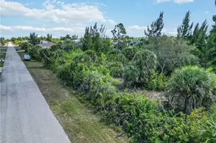 15609 Melport Cir, Port Charlotte, FL 33981 - Photo 2