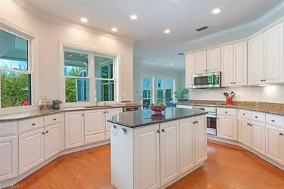 263 N Lake Dr, Naples, FL 34102 - Photo 18