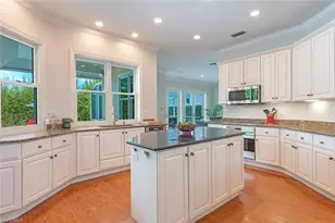 263 N Lake Dr, Naples, FL 34102 - Photo 18