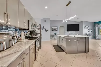 885 47th Ave NE, Naples, FL 34120 - Photo 6