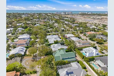 775 Broad Ct N, Naples, FL 34102 - Photo 6