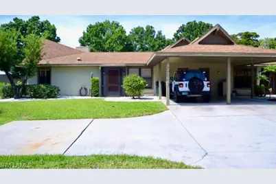 4276 Island Cir #A, Fort Myers, FL 33919 - Photo 1