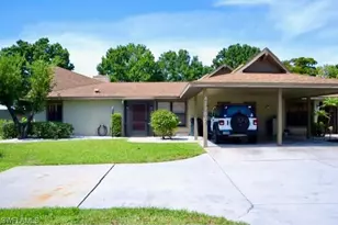 4276 Island Cir, Fort Myers, FL 33919 - Photo 1