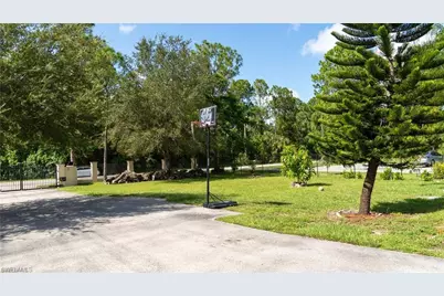 2041 24th Ave NE, Naples, FL 34120 - Photo 24