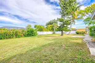 527 109th Ave N, Naples, FL 34108 - Photo 18