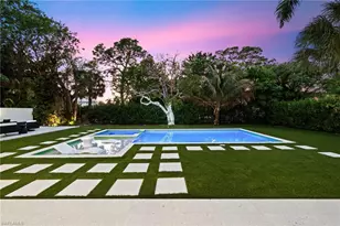 1949 Alamanda Dr, Naples, FL 34102 - Photo 4