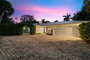 1949 Alamanda Dr, Naples, FL 34102 - Photo 6